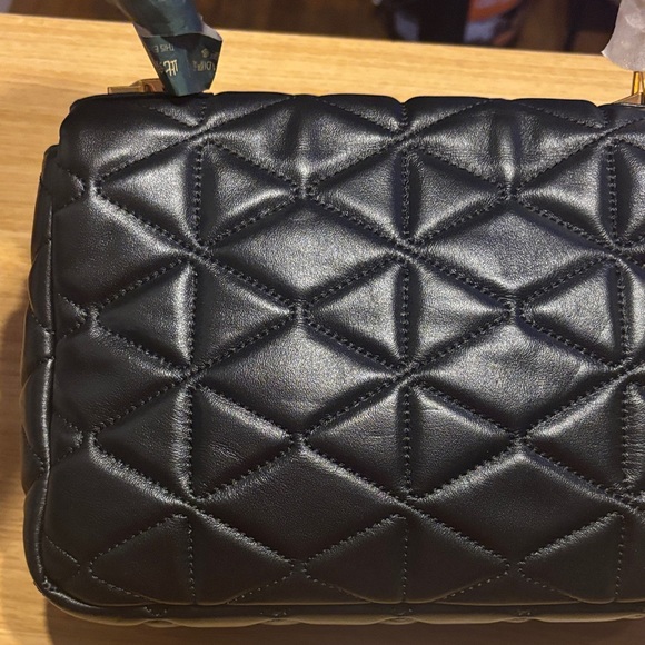 Sadi Elegant Black Quilted Handbag 2way bag - Picture 6 of 12